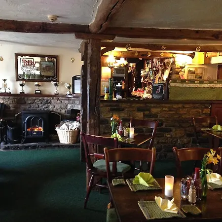 לינה וארוחת בוקר The Head At Middleton 2*